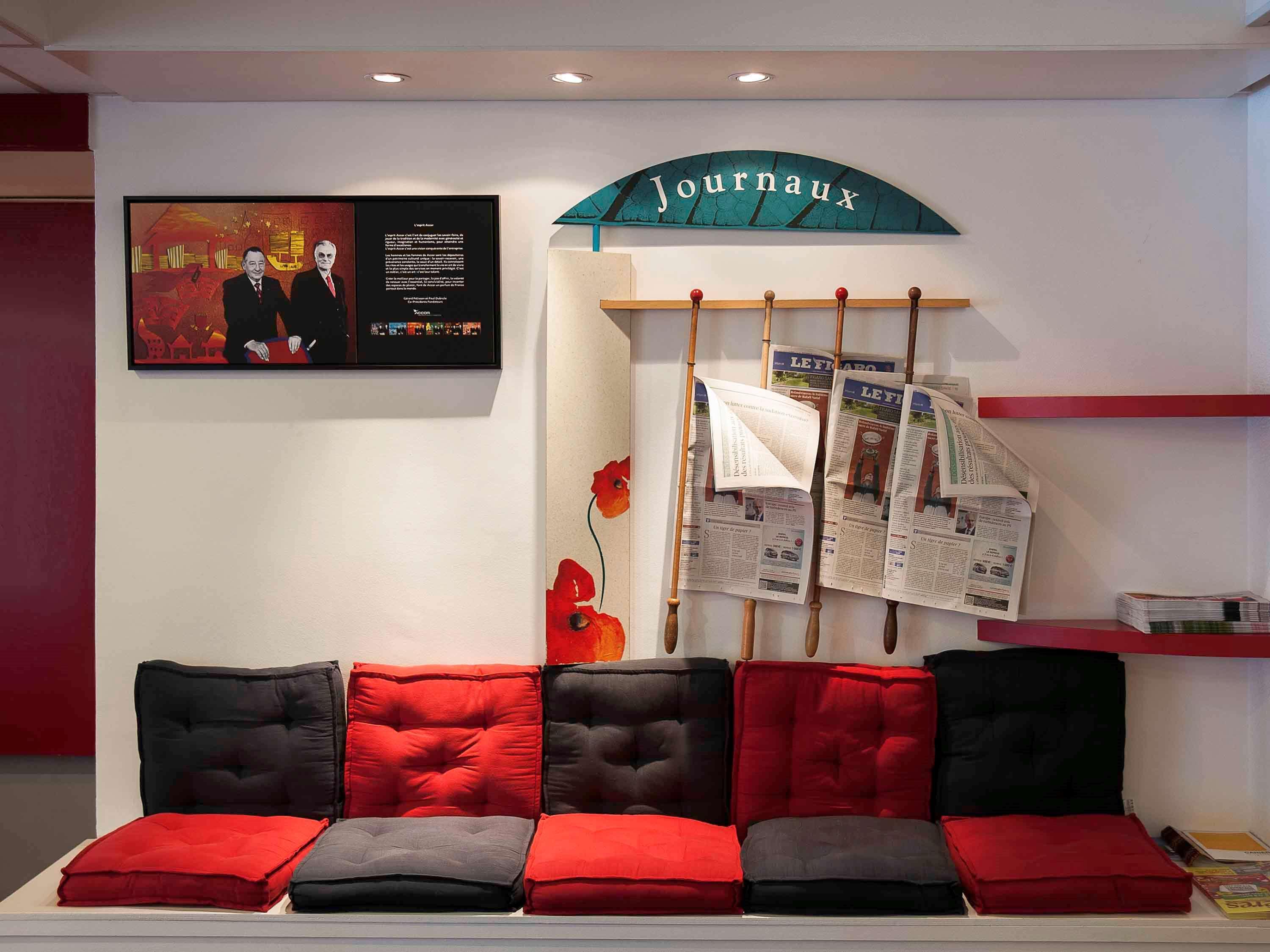 B&B Hotel Orleans Nord Saran Exteriör bild