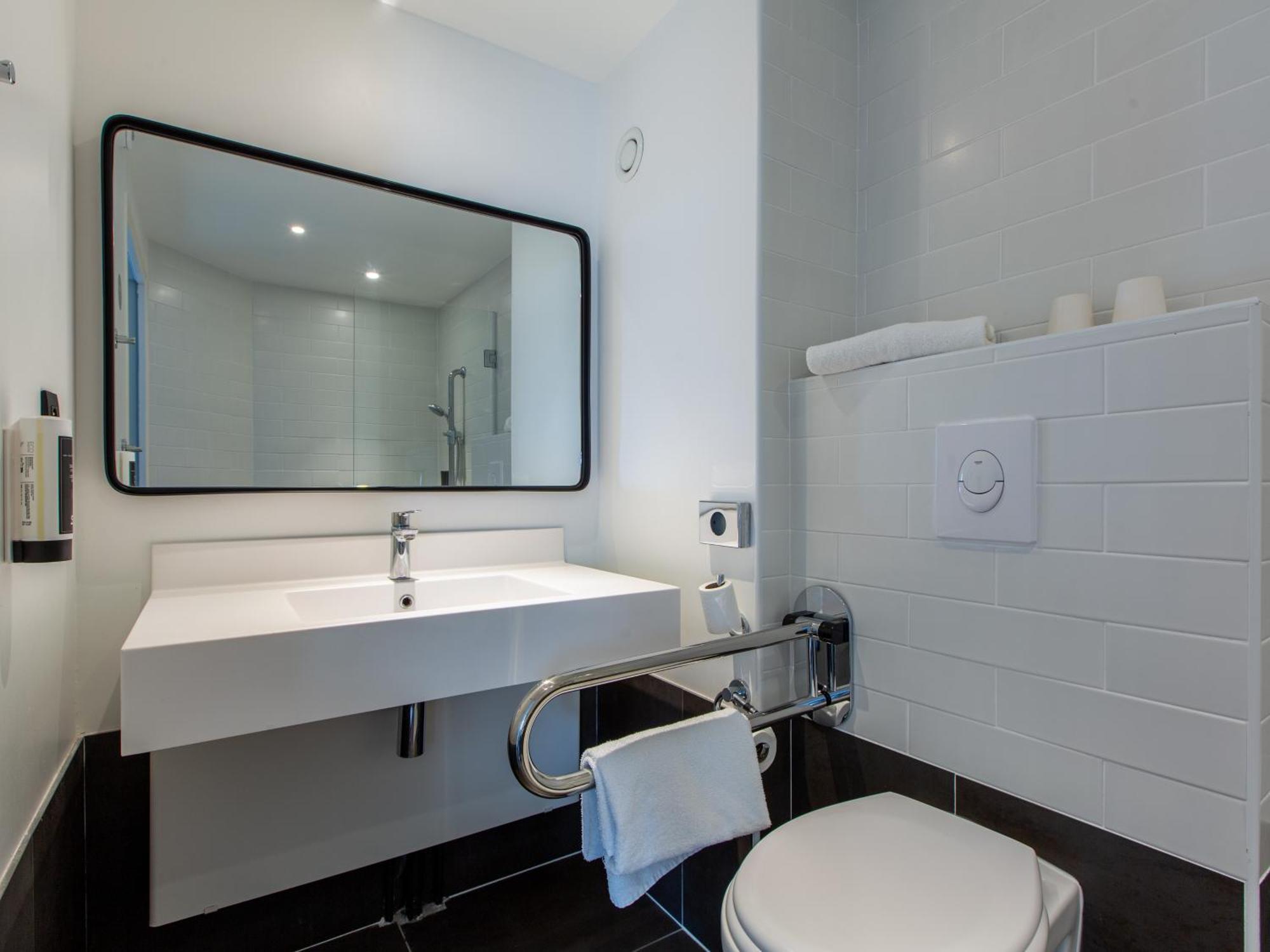 B&B Hotel Orleans Nord Saran Exteriör bild