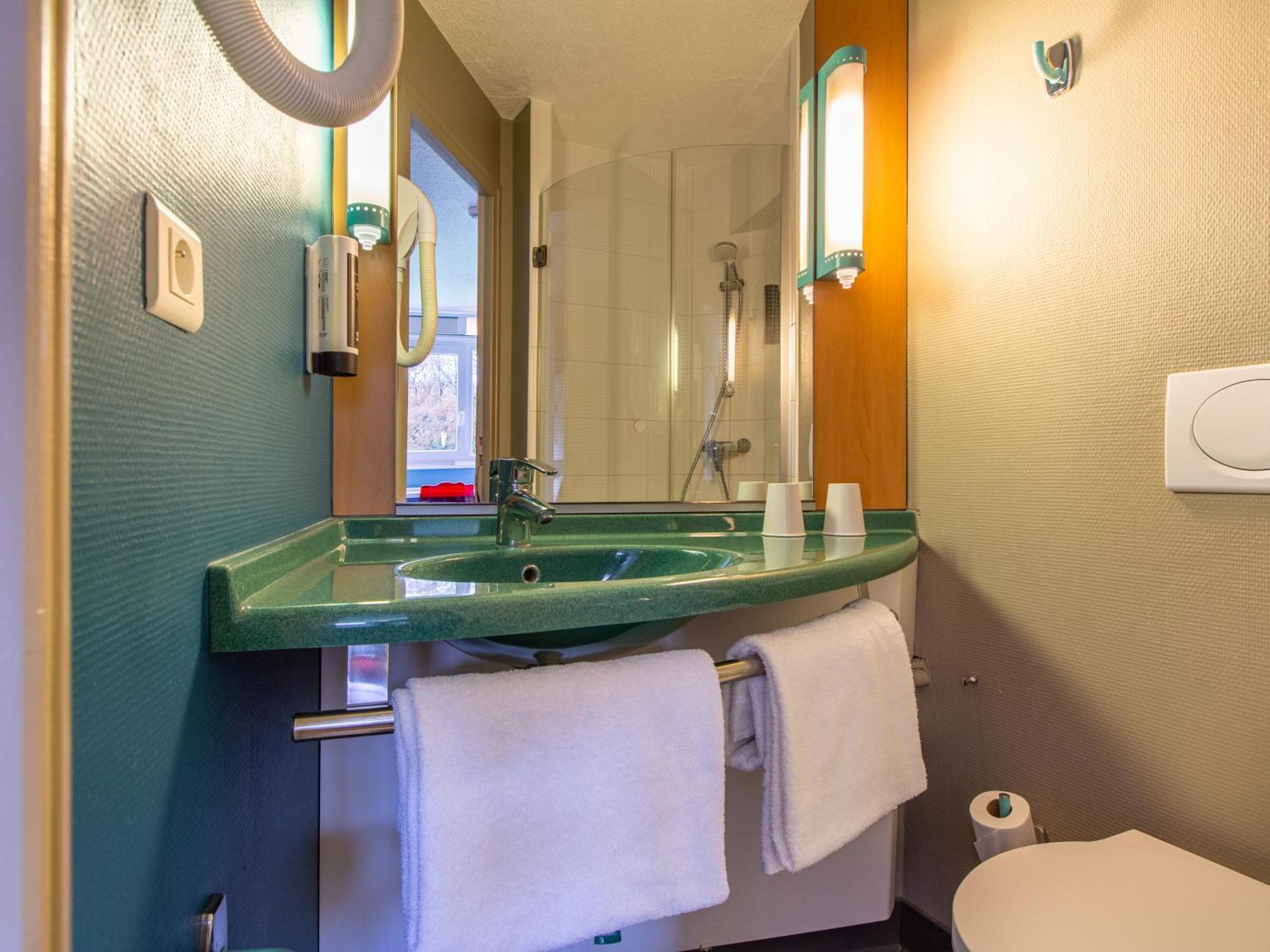 B&B Hotel Orleans Nord Saran Exteriör bild